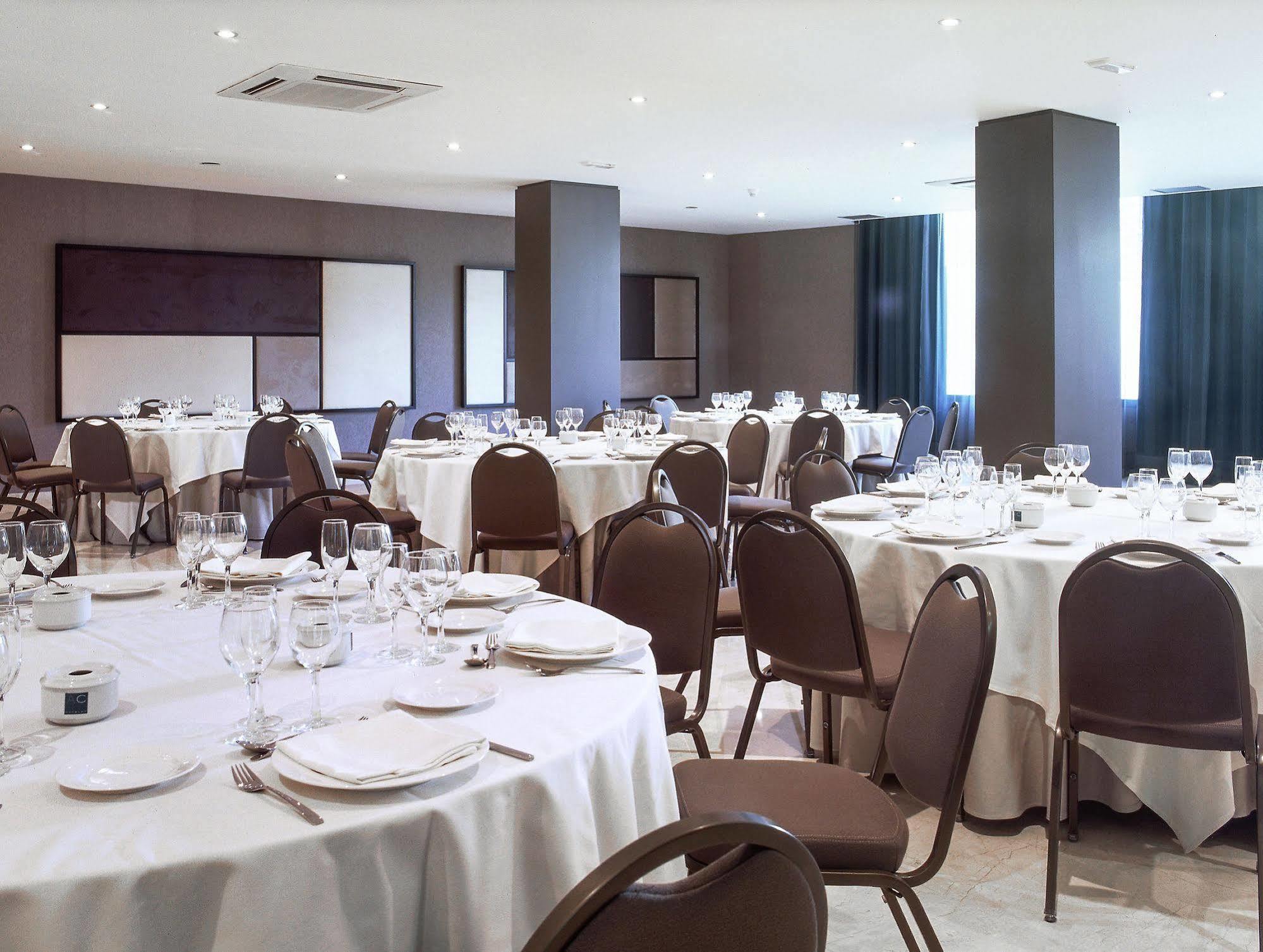 Hotel Ciutat Martorell Restaurant photo